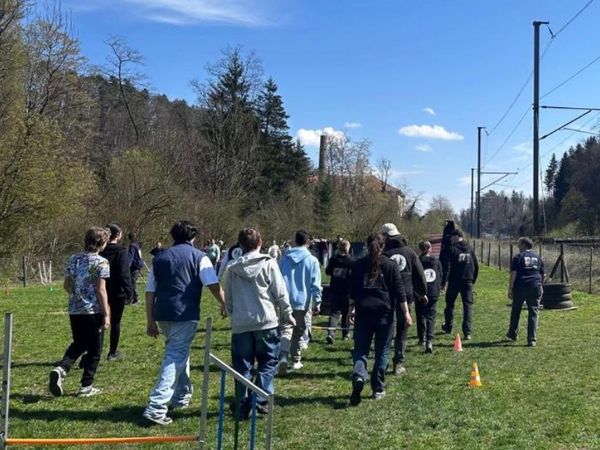 Schloss Regensberg zu Besuch auf dem Hundeplatz 2025