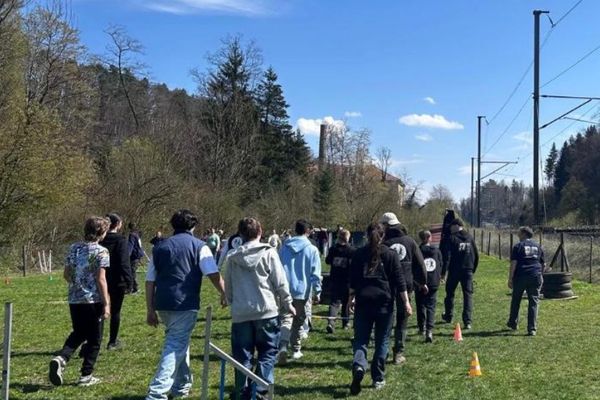 Schloss Regensberg zu Besuch auf dem Hundeplatz 2025