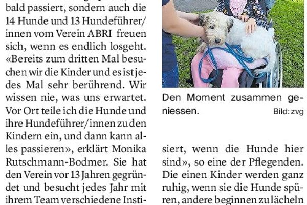 "Therapiehunde besuchen die Kinder der Stiftung Kifa" Zuger Zeitung 2023
