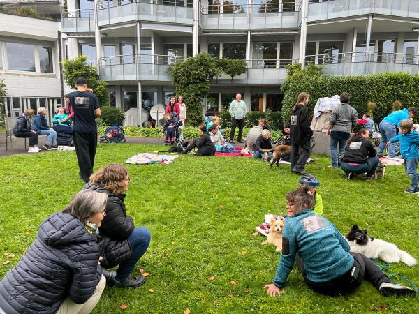 2025: Die Stiftung Kifa berichtet über den Besuch der Therapiehunde