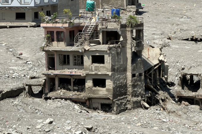 नेपाल की बाढ़ के बाद बड़ा सवाल, क्या पहाड़ों में बदलनी होगी विकास की नीति?