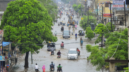 भारत मौसम विज्ञान विभाग (IMD) ने अगले कुछ दिनों के लिए उत्तर, पूर्वोत्तर और दक्षिण भारत के कई राज्यों में भारी से बहुत भारी बारिश का अलर्ट जारी किया है।