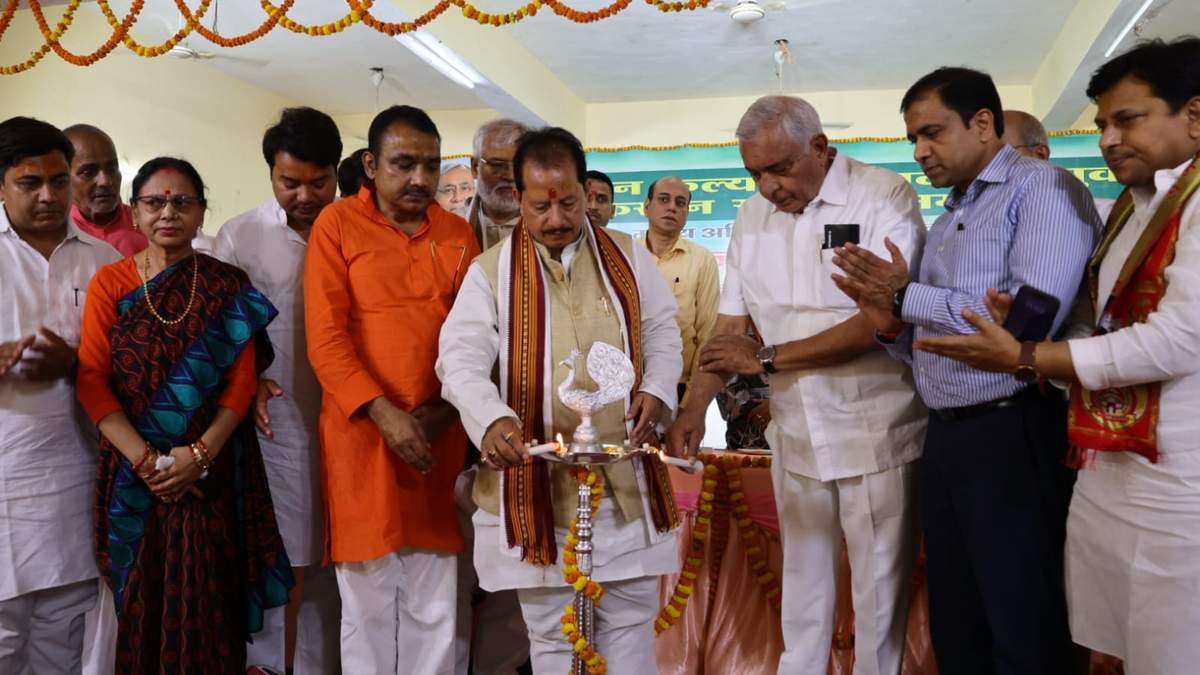 कृषि मंत्री ने सीतामढ़ी में बीज प्रसंस्करण इकाई और गोदाम का किया उद्घाटन, किसान कल्याण संवाद की भी शुरुआत की