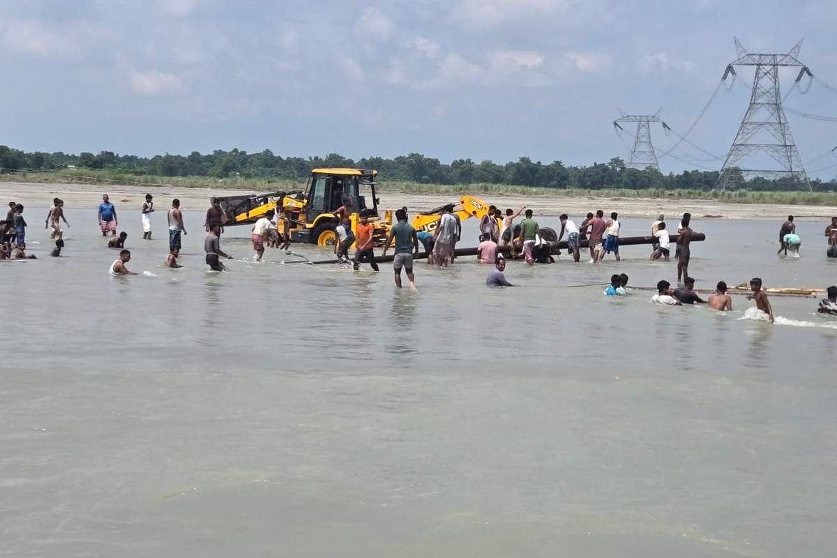 असम में बाढ़ से हालात अब भी गंभीर