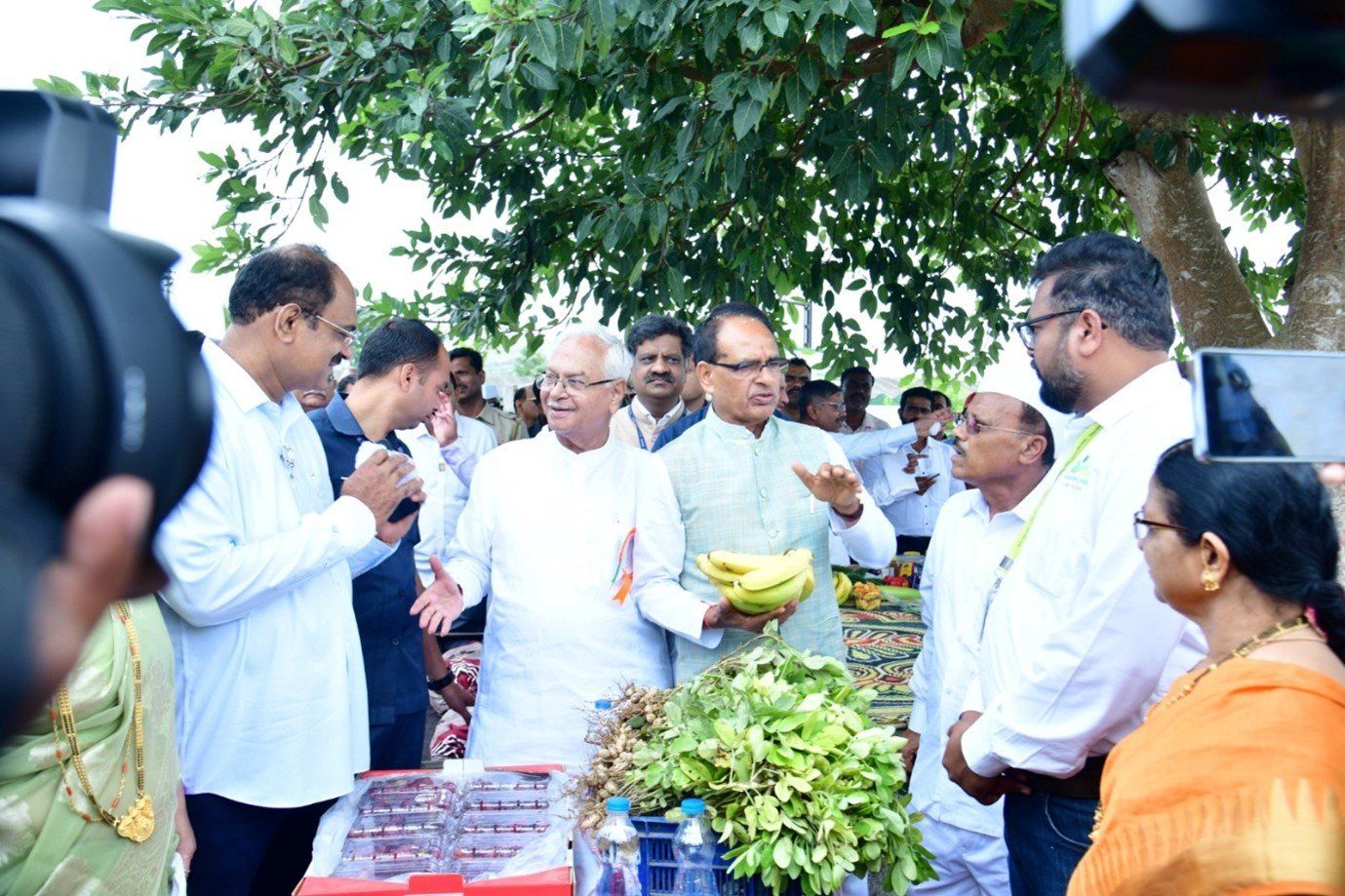 जलवायु अनुकूल नई किस्में विकसित करने की जरूरत: कृषि मंत्री चौहान