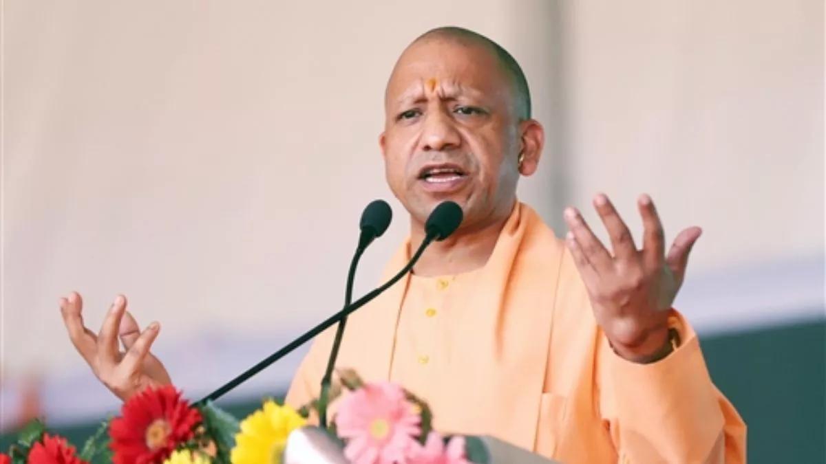 खाद की कालाबाजारी पर होगी कड़ी कार्रवाई, सीएम योगी ने किसानों से अनावश्यक भंडारण ना करने की अपील की
