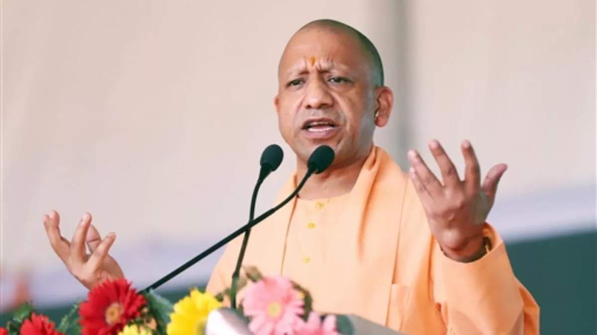 खाद की कालाबाजारी पर होगी कड़ी कार्रवाई, सीएम योगी ने किसानों से अनावश्यक भंडारण ना करने की अपील की