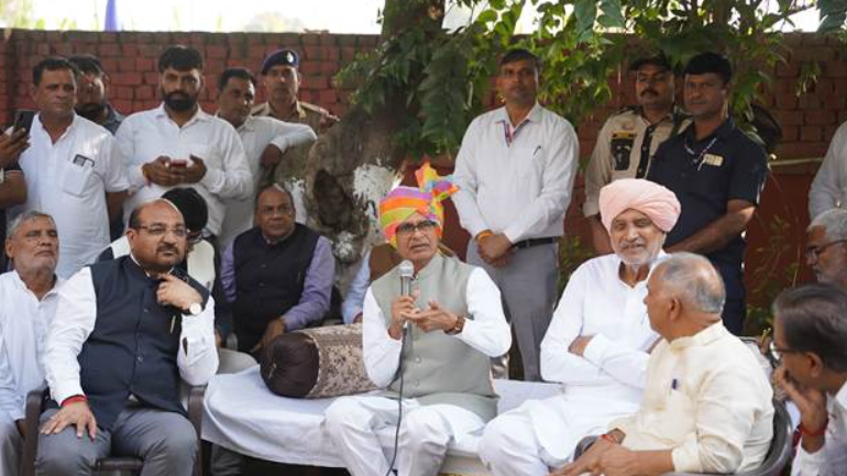 खाद का इस्तेमाल मिट्टी की जांच के बाद करें, किसानों से बोले शिवराज सिंह चौहान