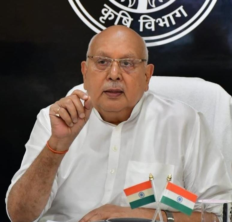  कृषि मंत्री सूर्य प्रताप शाही ने किसानों से बेवजह खाद का स्टॉक न करने और फार्मर रजिस्ट्री कराने की अपील की है।
