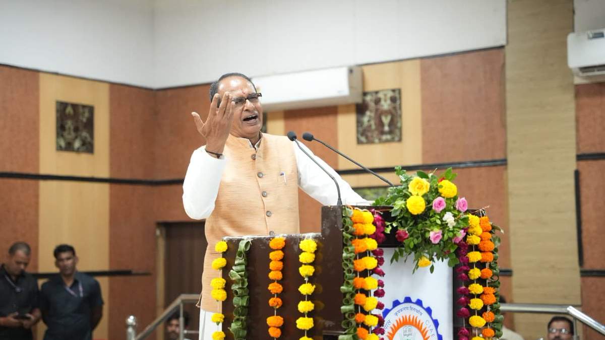 नवरात्रि पर किसानों को मिला बड़ा तोहफा: जीएसटी सुधार और नए कृषि उपकरणों का वितरण