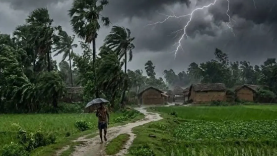 मानसून विदाई के बीच दक्षिण भारत में बारिश का दौर जारी
