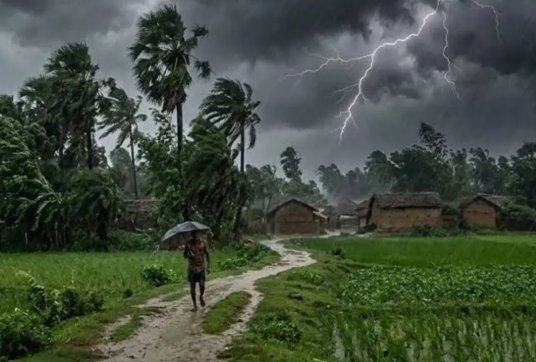 मानसून विदाई के बीच दक्षिण भारत में बारिश का दौर जारी