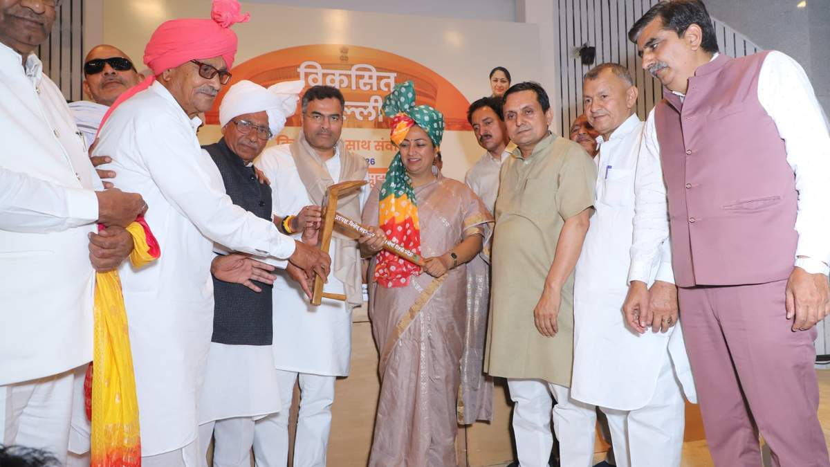 बजट से पहले दिल्ली सीएम ने किसानों से बात की , कहा पिछले 15-20 वर्षों में, गांवों के लिए कोई काम नहीं किया गया