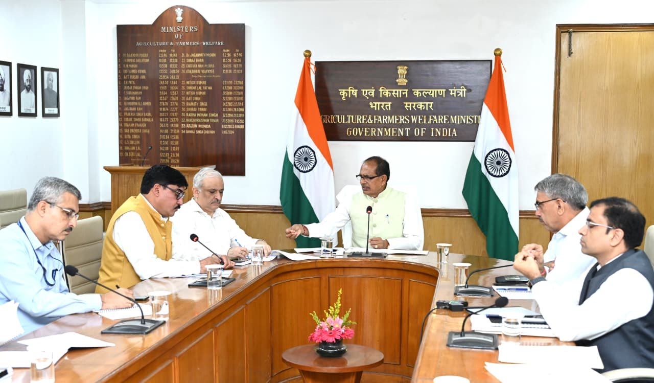 शिवराज सिंह ने किसानों की शिकायतों का समाधान तेज करने के दिए निर्देश