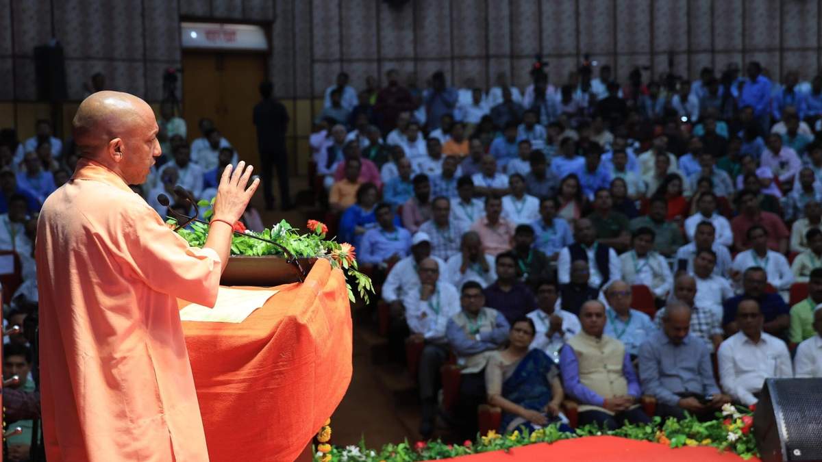 यूपी की भूमि से तीन गुना अधिक लिया जा सकता है उत्पादन: सीएम योगी