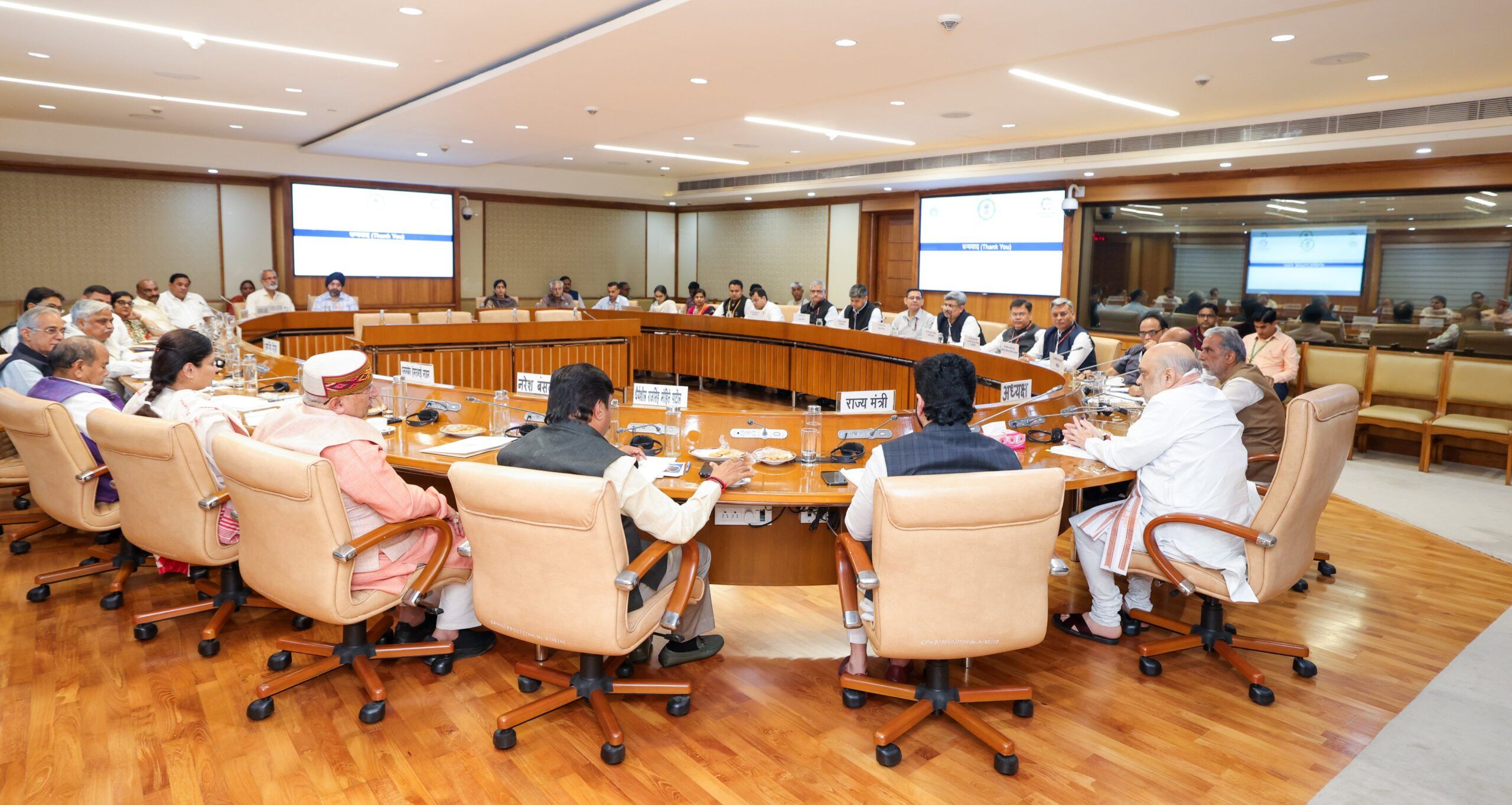 दूध कलेक्शन 50 प्रतिशत बढ़ाने का टारगेट, 15,691 नई डेयरी सहकारी समितियां रिजस्टर्ड....जानिए बैठक में और क्या हुआ?