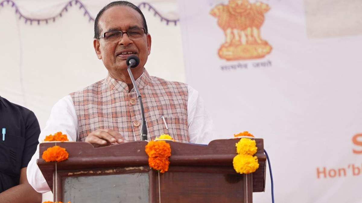 जम्मू में बाढ़ प्रभावित किसानों से मिले कृषि मंत्री शिवराज सिंह चौहान, बोले हरसंभव मदद करेगी मोदी सरकार