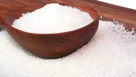 जून में कम बारिश और बढ़ी मांग से महंगी हुई चीनी, एक महीने में 6-7% बढ़े दाम