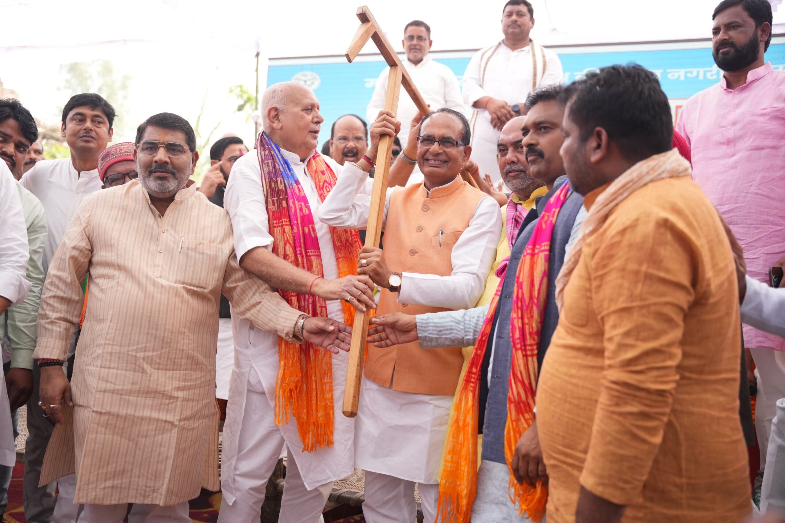 देवरिया में किसान मेला: शिवराज सिंह ने किसानों को सशक्त बनाने और प्राकृतिक खेती को बढ़ावा देने पर दिया जोर