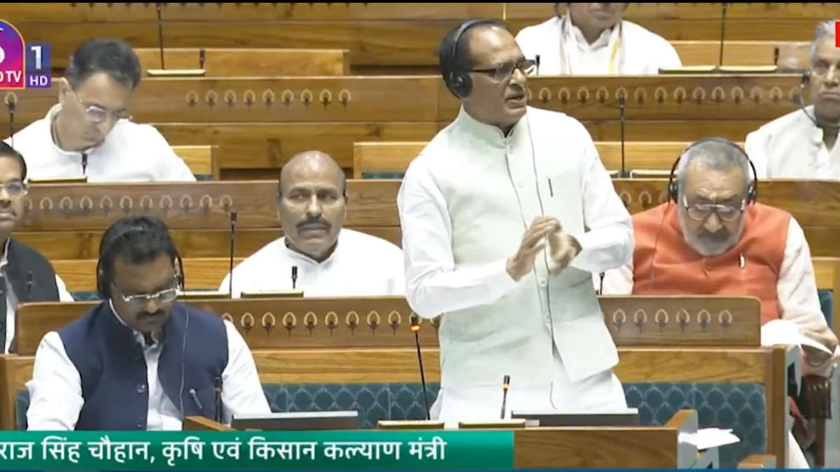 सरकार किसानों को उत्पादन लागत कम करने और उनकी उपज को बेचने में मदद कर रही, लोकसभा में बोले कृषि मंत्री