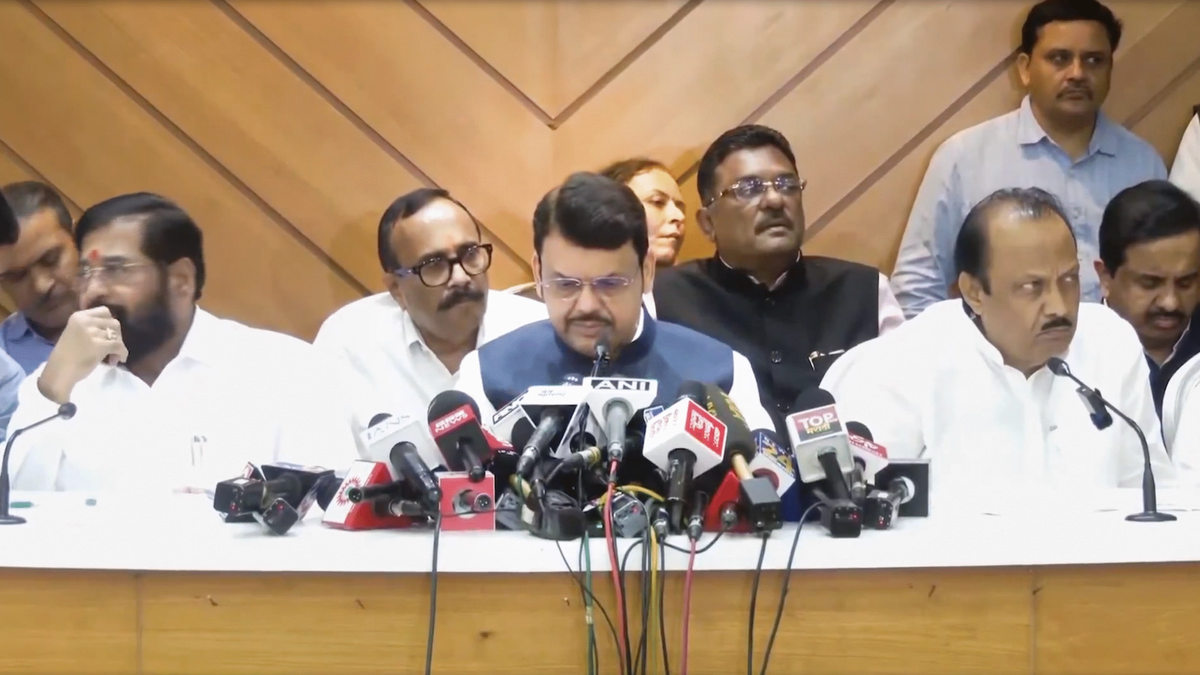 महाराष्ट्र में कर्ज़मुक्ति के बिना राहत पैकेज पर किसान सभा का विरोध