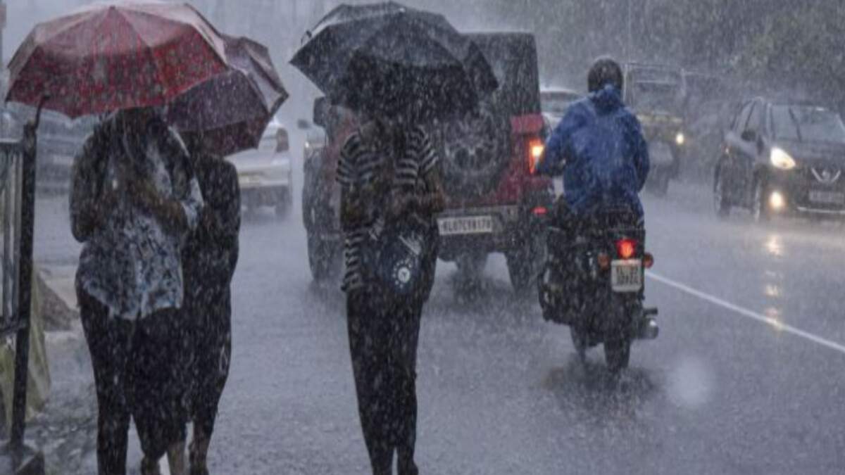 कई राज्यों में भारी बारिश का अलर्ट, राजधानी दिल्ली में अगले दो दिनों के लिए येलो अलर्ट