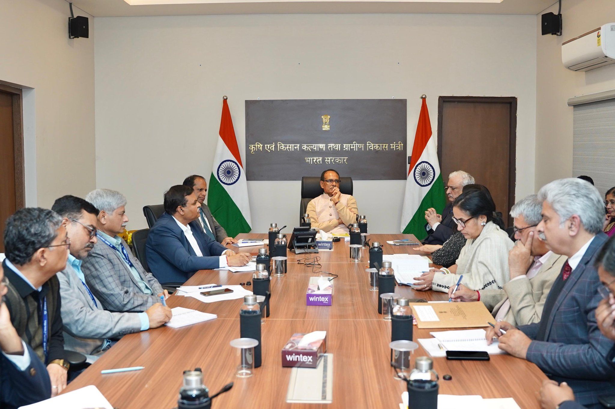 डेयरी क्षेत्र में महिलाओं के लिए रोजगार के अवसर बढ़ाएं…कृषि मंत्री की NDDB से अपील