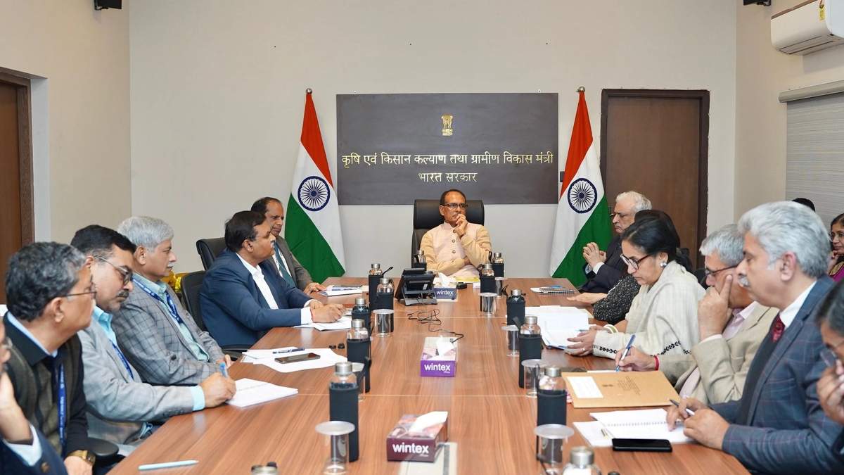 डेयरी क्षेत्र में महिलाओं के लिए रोजगार के अवसर बढ़ाएं…कृषि मंत्री की NDDB से अपील