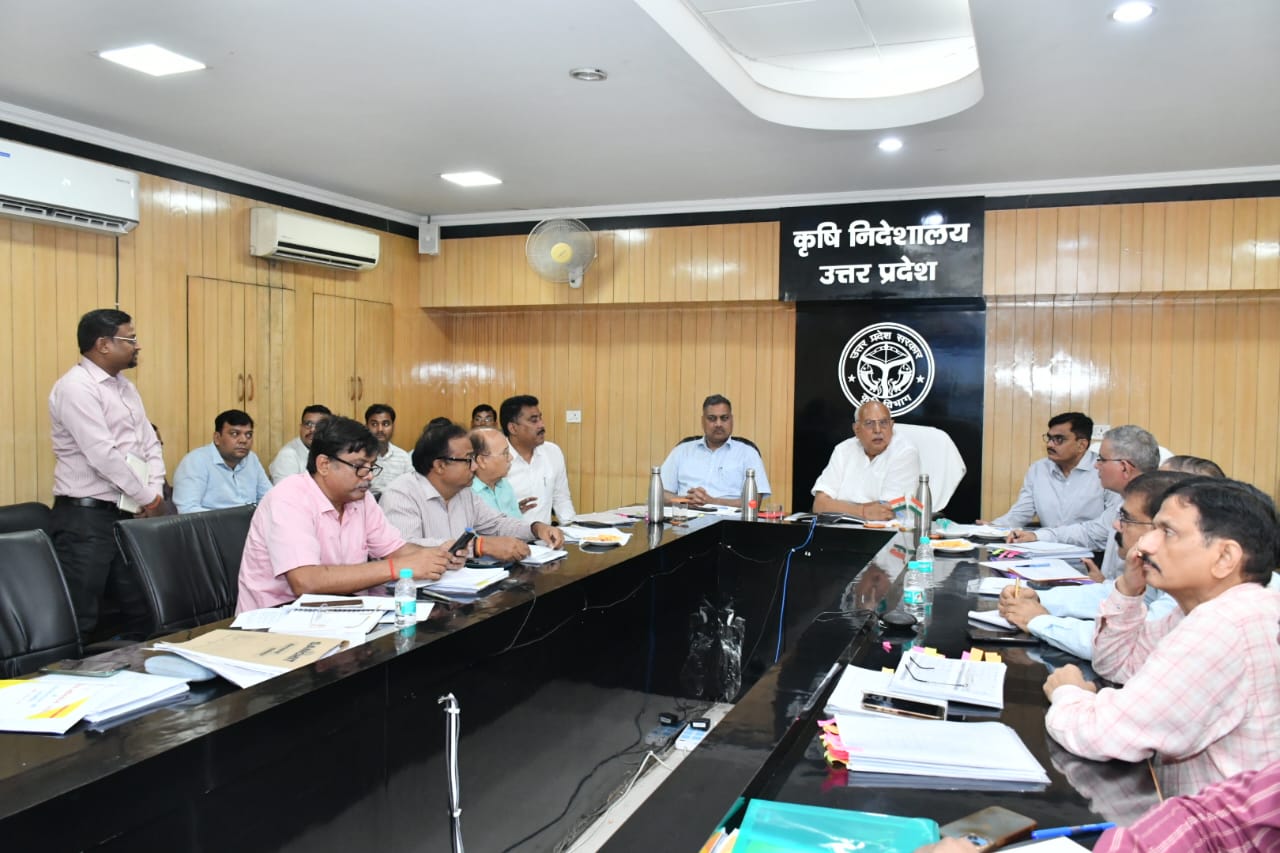 यूपी के सभी 75 जिलों में 25.74 लाख मीट्रिक टन खाद उपलब्ध, कालाबाजारी करने वालों पर सख्त कार्रवाई की जाएगी: कृषि मंत्री