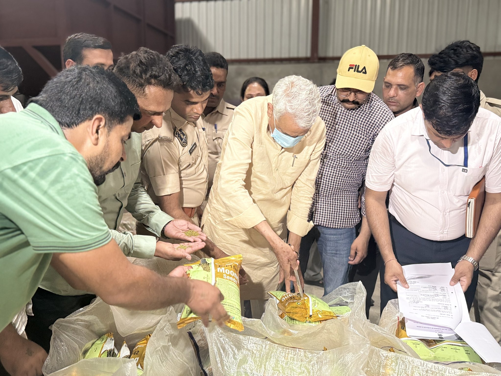 नकली खाद के बाद अब नकली बीज का भंडाफोड़, मंत्री किरोड़ीलाल मीणा की छापेमारी में कई गोदाम सीज