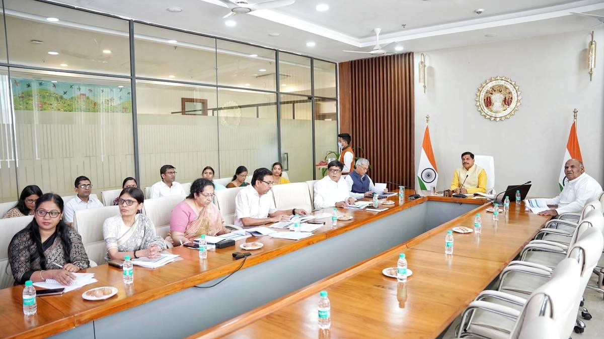 एमपी में किसानों के खिलाफ बड़ा एक्शन, अगर पराली जलायी तो नहीं मिलेगा सरकारी योजनाओं का लाभ