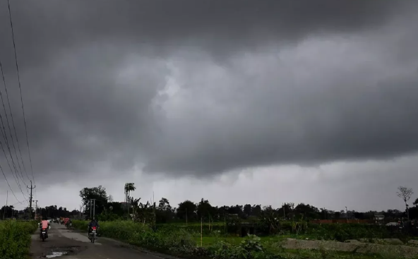 उत्तर प्रदेश में अगले 3-4 दिनों तक अलग-अलग स्थानों पर भारी से बहुत भारी बारिश होने का अनुमान है। 