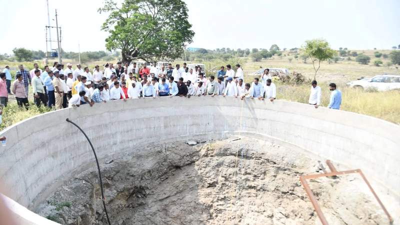 बीड में सूखे से 8.22 लाख किसान प्रभावित, समय पर मुआवजा देने के निर्देश