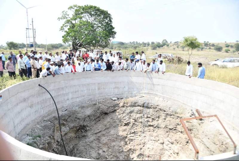 बीड में सूखे से 8.22 लाख किसान प्रभावित, समय पर मुआवजा देने के निर्देश