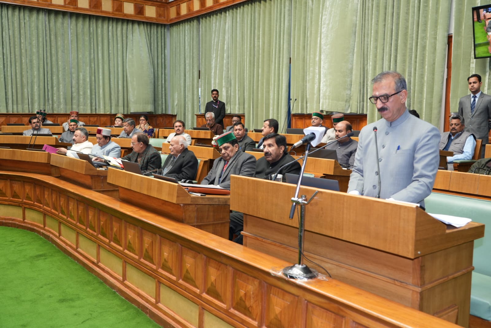 Himachal Budget: प्राकृतिक रूप से उगाए गये मक्के और गेहूं के MSP में रिकॉर्ड बढ़ोतरी, गाय और भैंस के दूध का MSP भी बढ़ा
