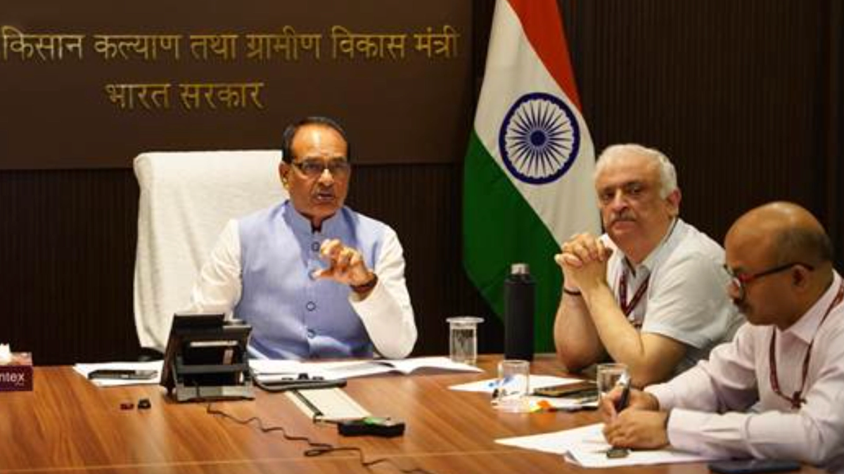 किसानों से सीधे खरीद और बिचौलियों की सक्रियता कम करने के लक्ष्य से करें काम: कृषि मंत्री चौहान