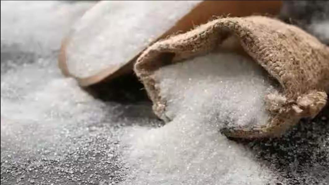 क्या बढ़ने वाला है चीनी का न्यूनतम विक्रय मूल्य? लगातार उठ रही मांग पर केंद्रीय खाद्य सचिव ने कही ये बात
