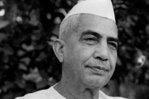 किसान दिवस: जब तक किसानों की स्थिति ठीक नहीं होगी, तब तक देश प्रगति नहीं करेगा