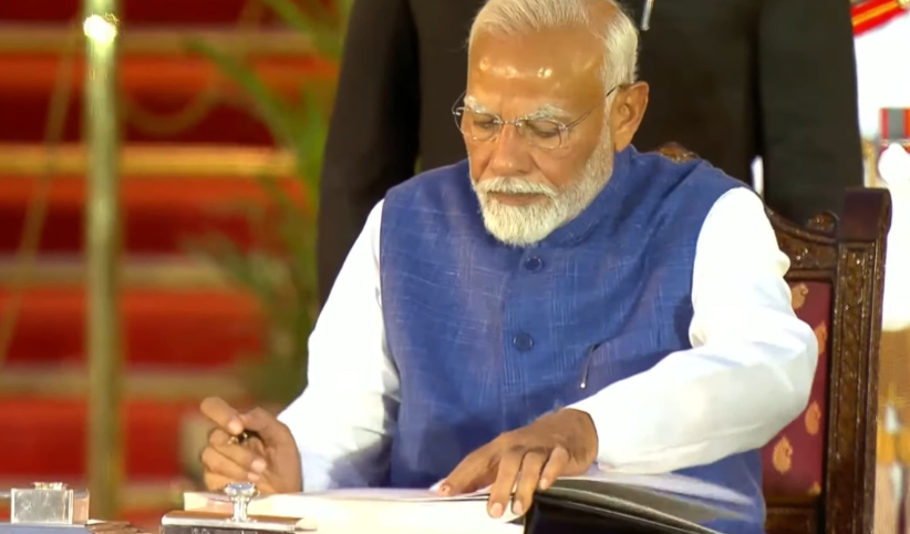 PM Modi वाराणसी दौरे पर, जारी करेंगे पीएम-किसान योजना की 17वीं किस्त, साथ में दिनभर की ज़रूरी खबरें पढ़ें