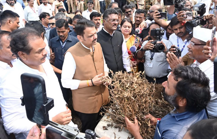 महाराष्ट्र में सूखा घोषित, 265 तहसीलों के किसानों को कर्ज और बिजली में राहत