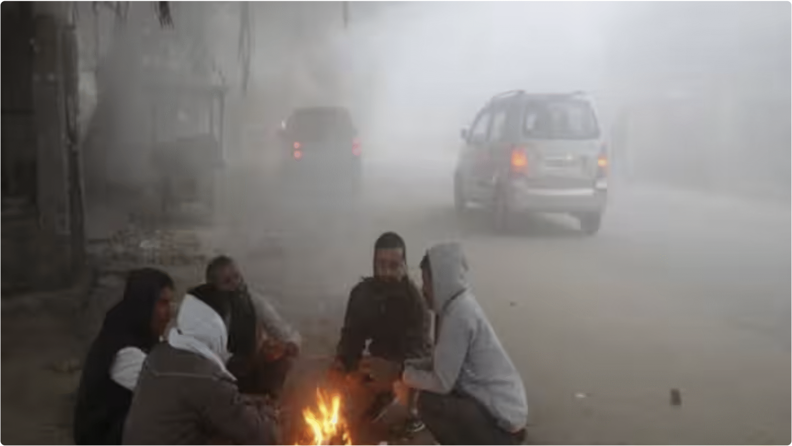 देशभर में घना कोहरा और ठंड का कहर, कई राज्यों में कोल्ड डे और शीतलहर का अलर्ट