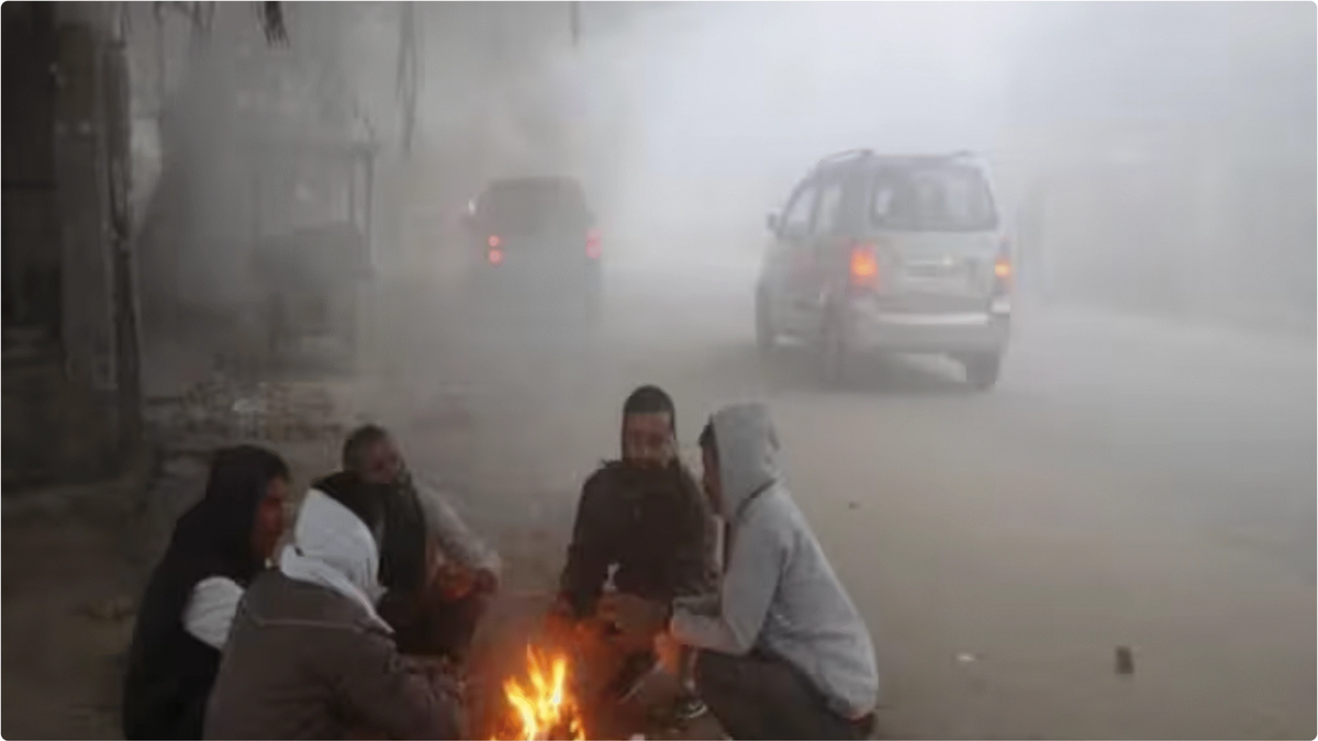 देशभर में घना कोहरा और ठंड का कहर, कई राज्यों में कोल्ड डे और शीतलहर का अलर्ट