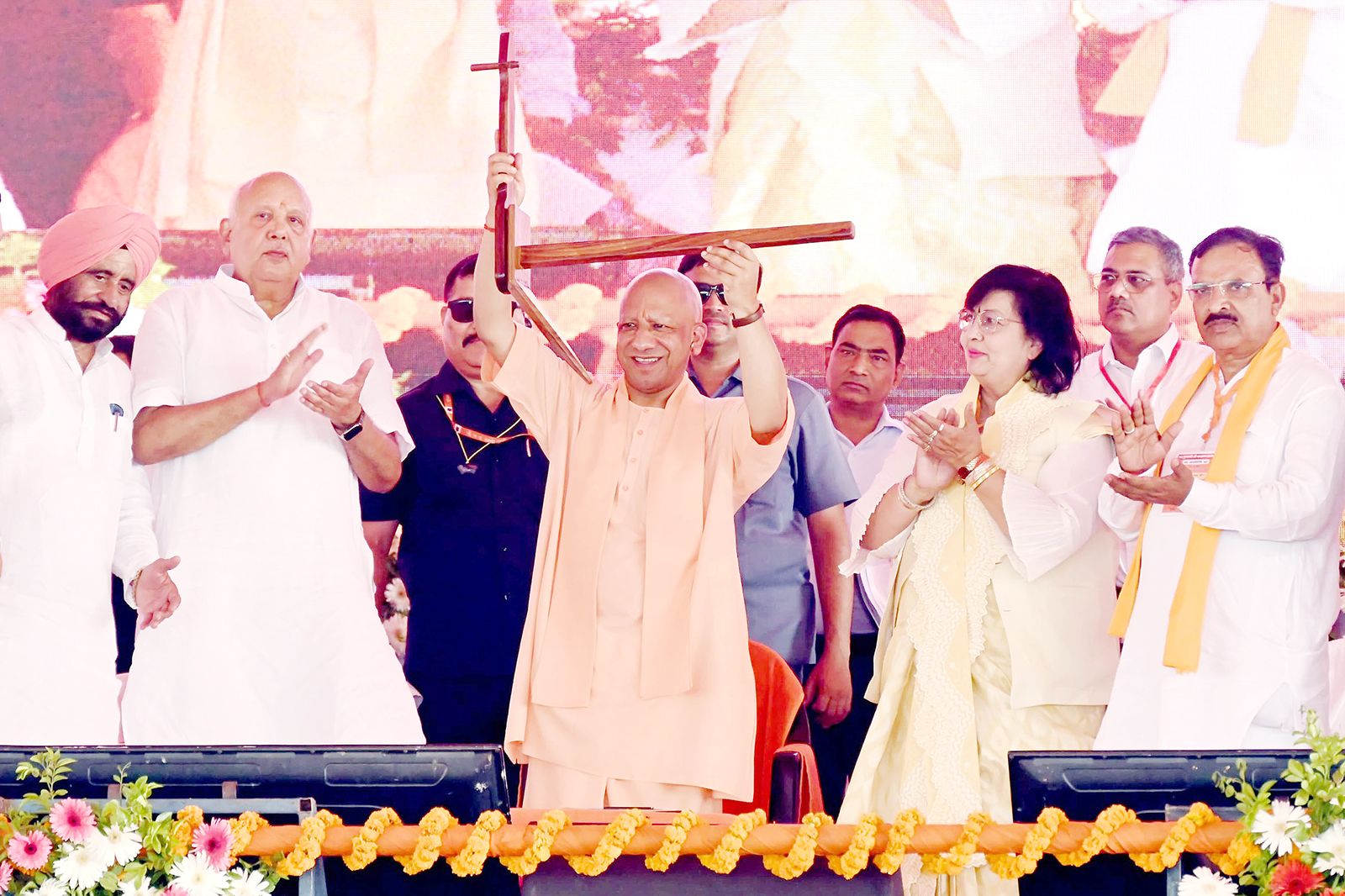 अब तीसरी फसल भी लेने लगे हैं किसान, यूपी में विकसित कृषि संकल्प अभियान में बोले सीएम योगी