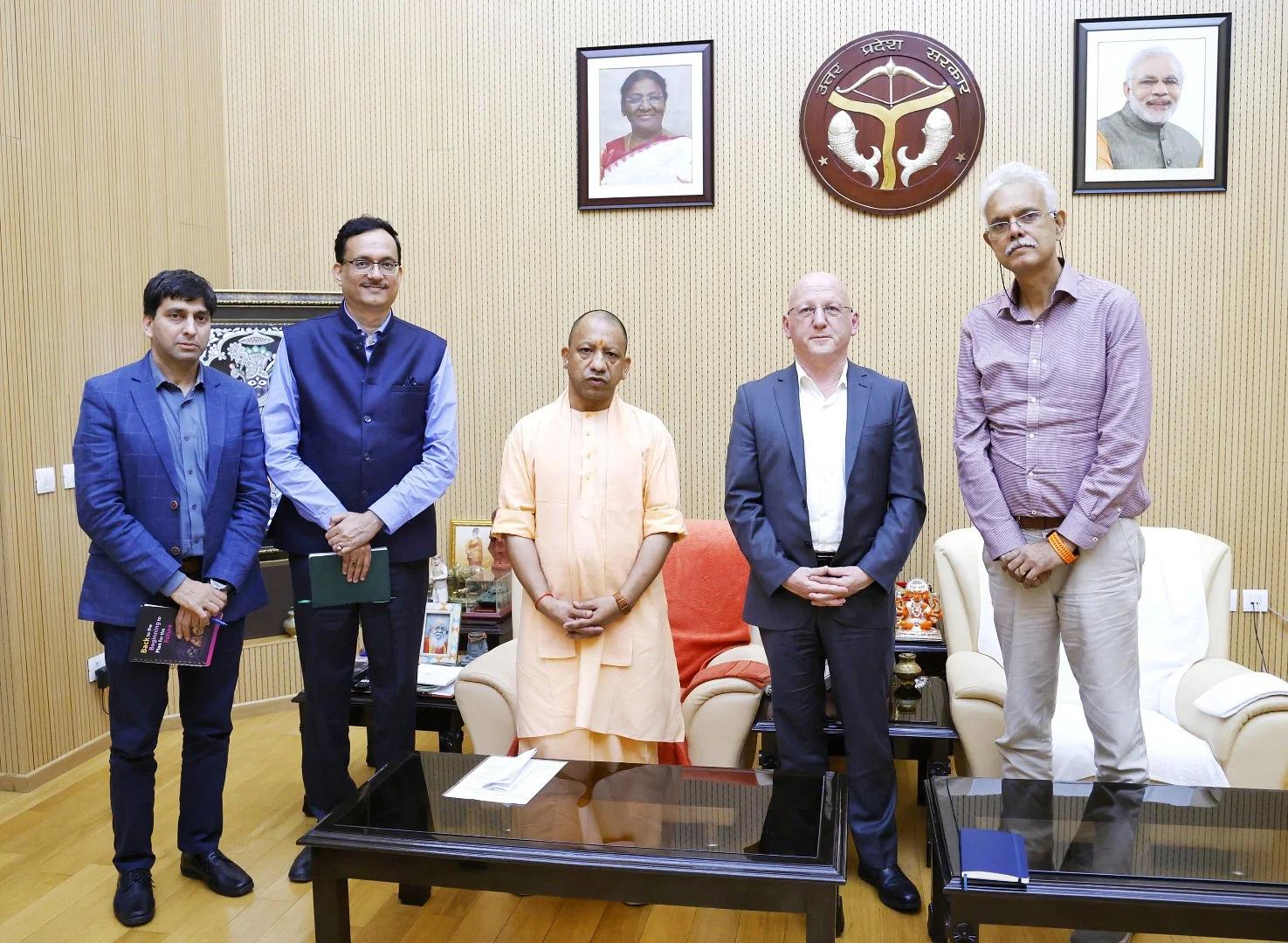 आगरा के सिंगना गांव में बनेगा आलू का अंतरराष्ट्रीय रिसर्च सेंटर, CIP पेरू के महानिदेशक ने मुख्यमंत्री योगी से की मुलाकात