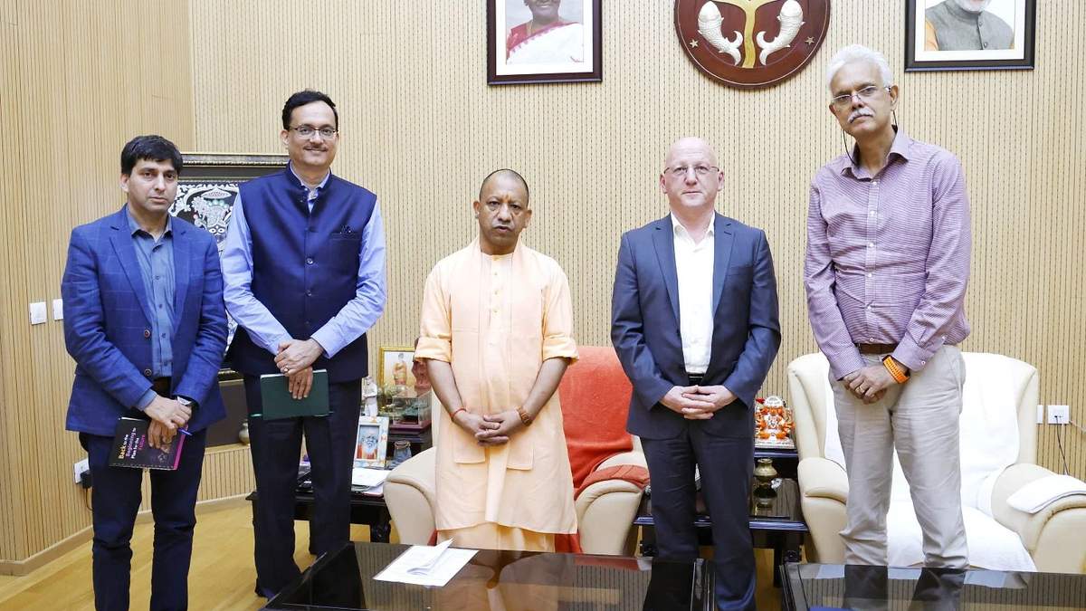 आगरा के सिंगना गांव में बनेगा आलू का अंतरराष्ट्रीय रिसर्च सेंटर, CIP पेरू के महानिदेशक ने मुख्यमंत्री योगी से की मुलाकात