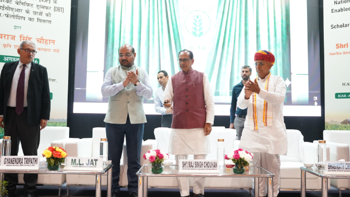 केंद्रीय कृषि मंत्री शिवराज सिंह चौहान ने NSP-DBT के जरिए 6,000 से ज्यादा कृषि छात्रों को ₹21.35 करोड़ की स्कॉलरशिप जारी की।