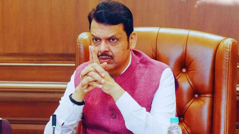 ₹5,000 की राहत मंजूर नहीं? महाराष्ट्र के किसान ने CM फडणवीस को भेजे पैसे