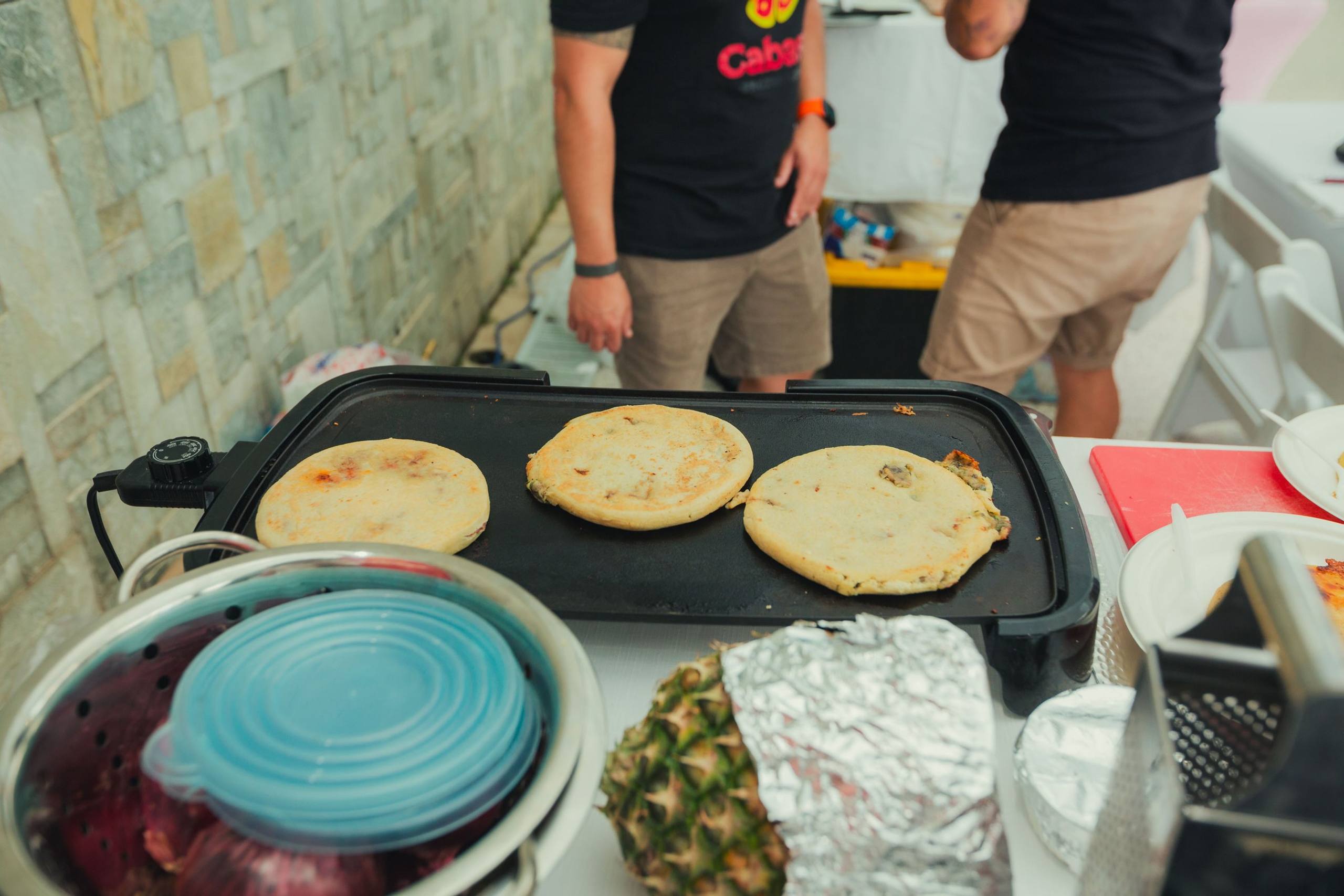 Cocina en vivo en la zona gastronómica