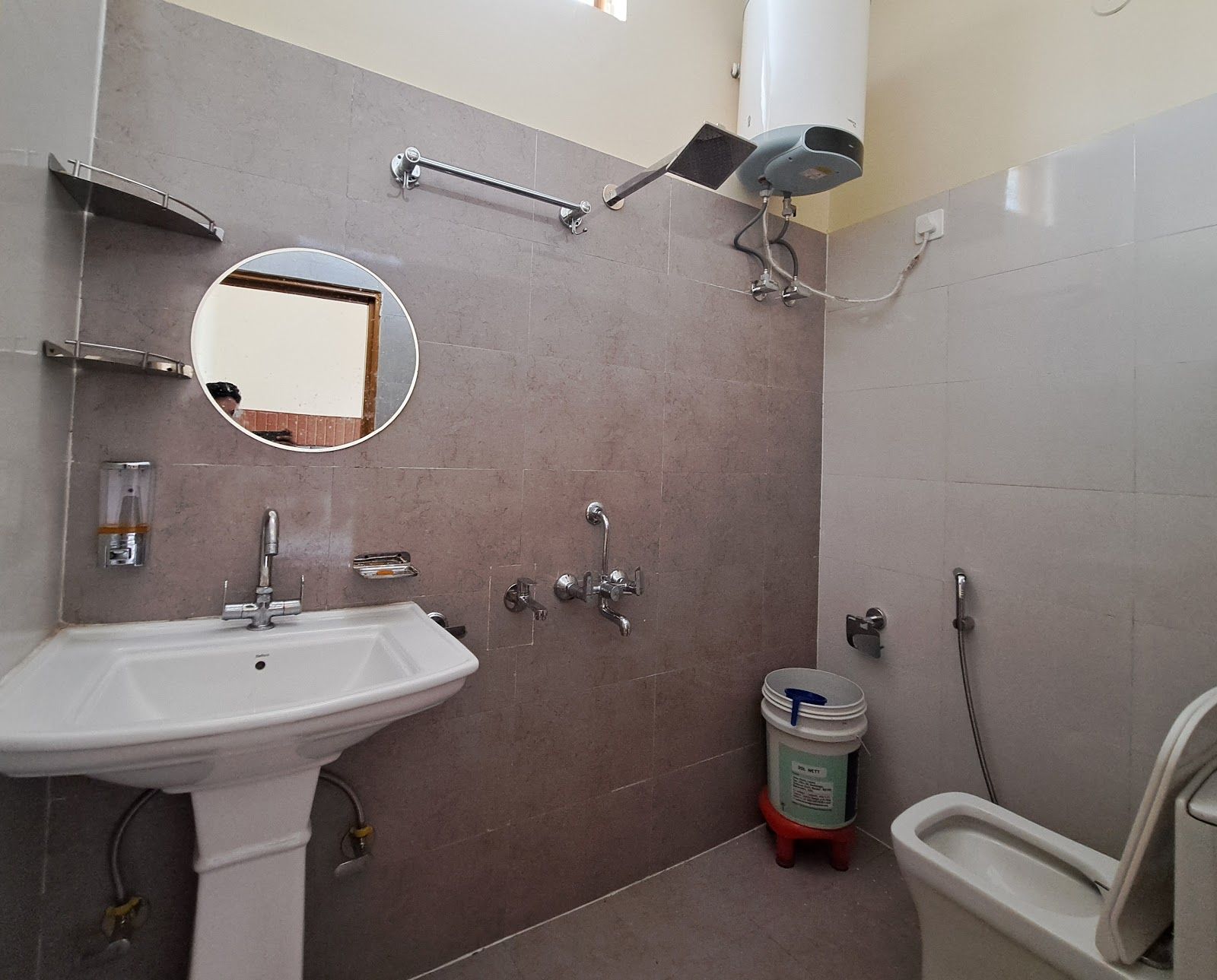 Homestay w/ Home Meals & Temple Access - Nada, Uttarakhand photo 4