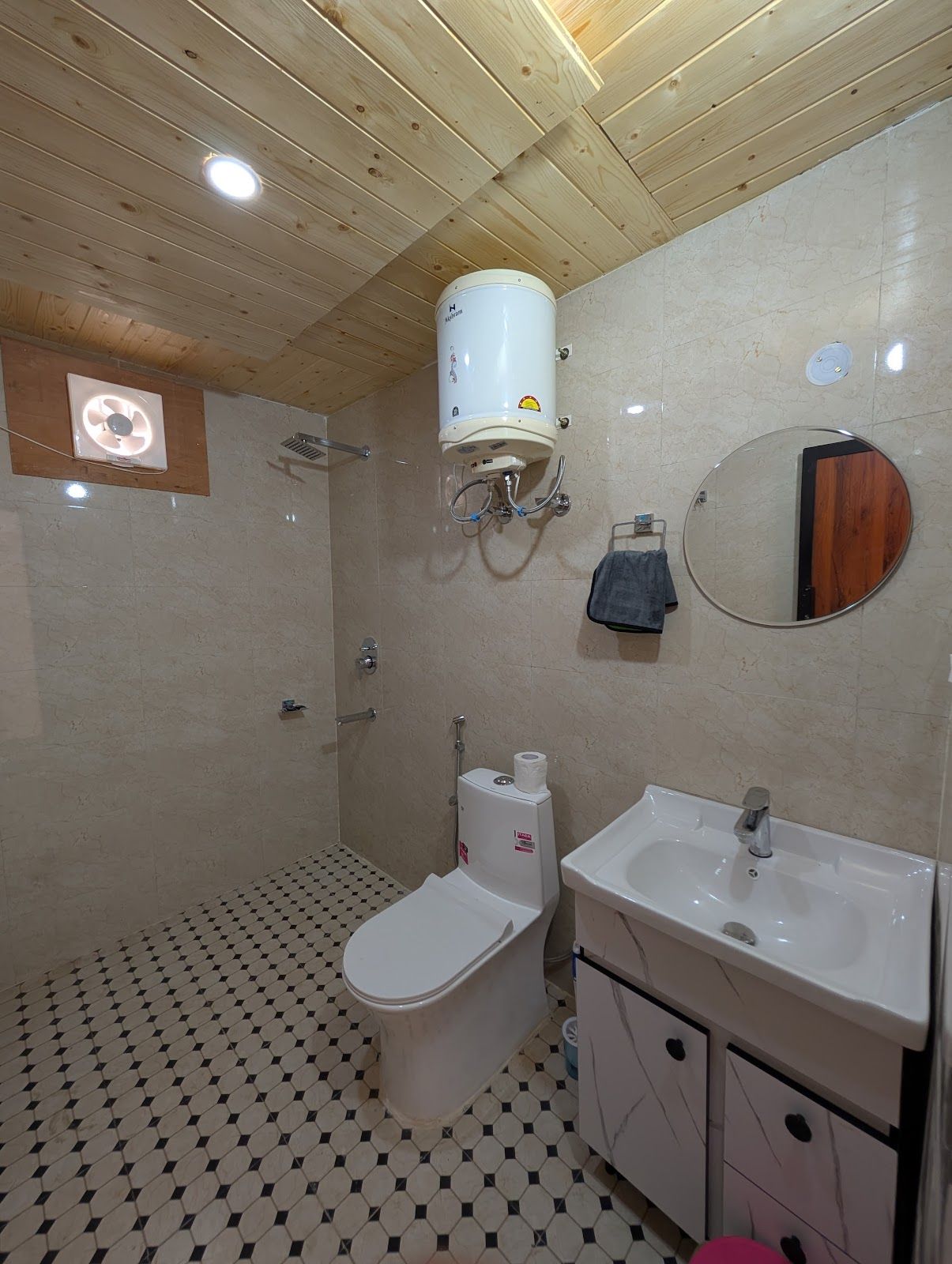 Paragliding View Stay w/ Sunset & Mtn Views HP - Bir, HP photo 4